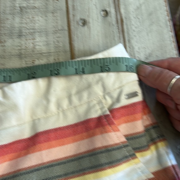 TOMMY HILFIGER MULTICOLOR STRIPES, FLAT HIGH WAIST, POCKET SHORTS SIZE 10 - Picture 11 of 13